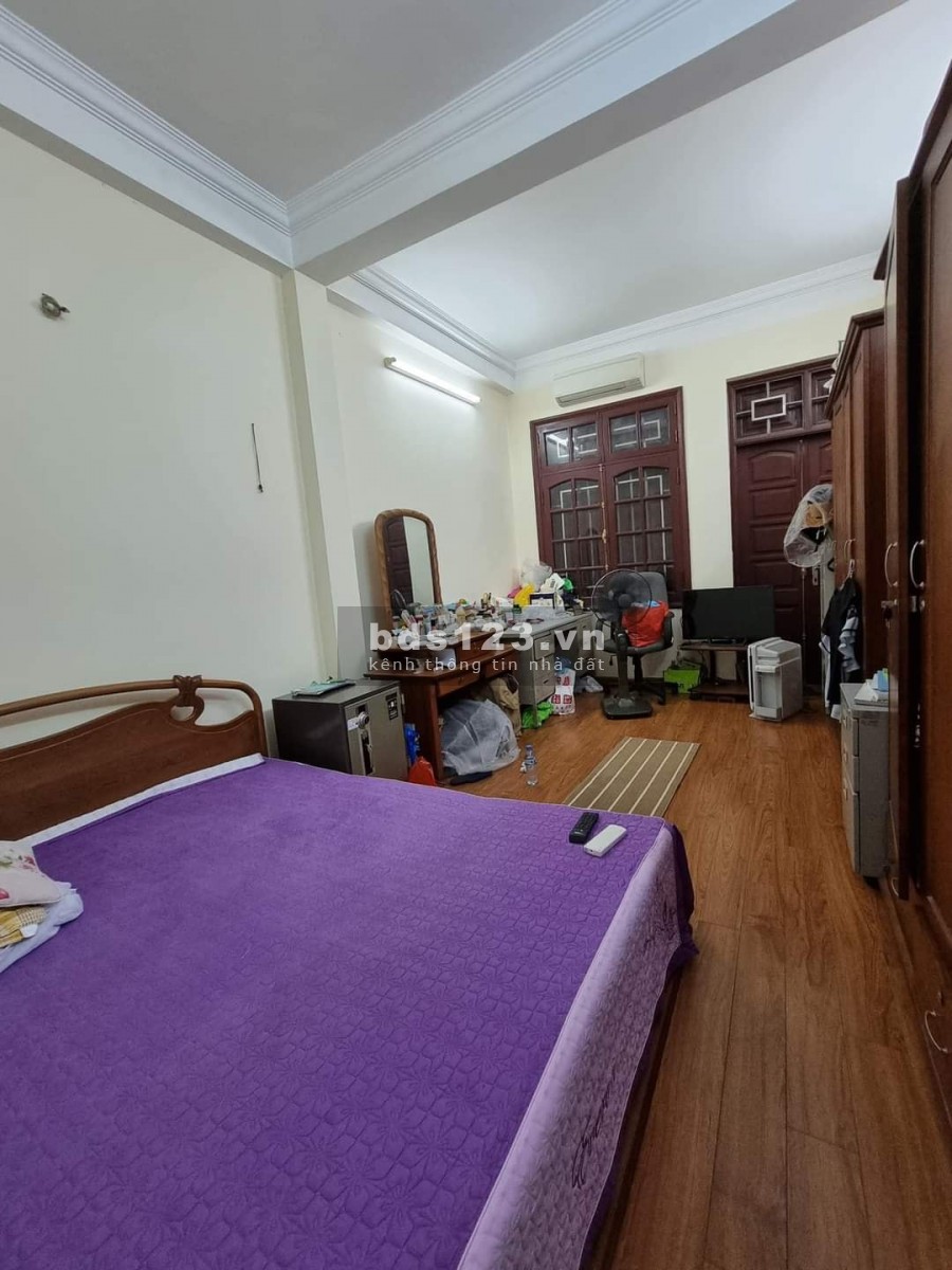 Bán nhà phố Hoàng Sâm, Cầu Giấy, diện tích sử dụng 65m2, 5 tầng đúc ô tô vào nhà