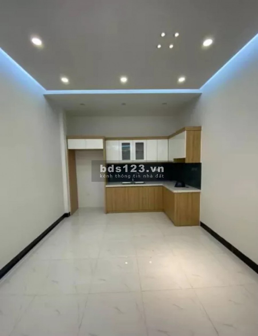 Bán nhà mặt phố đang lên đường 2 chiều, hỗ trợ vay, liên hệ xem nhà 0334544104