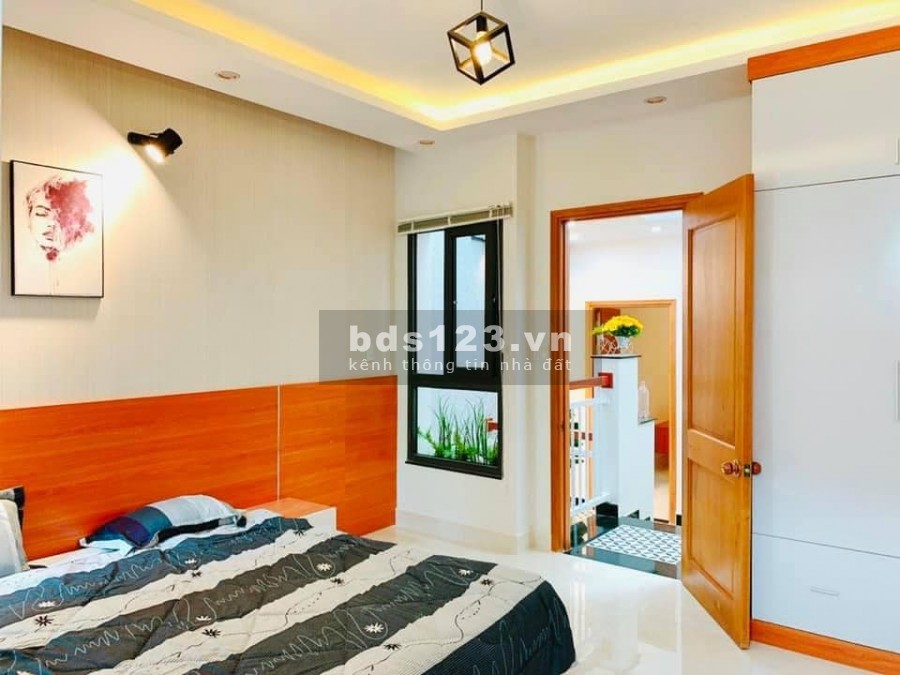 Hạ Cực sâu hơn 1.5 tỷ nhà đẹp 5 tầng BTCT sát MT Võ Văn Kiệt Quận 1