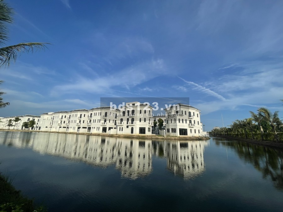 Bán căn biệt thự hướng dương Đông Nam view sông giá chủ đầu tư Vinhomes giá tốt