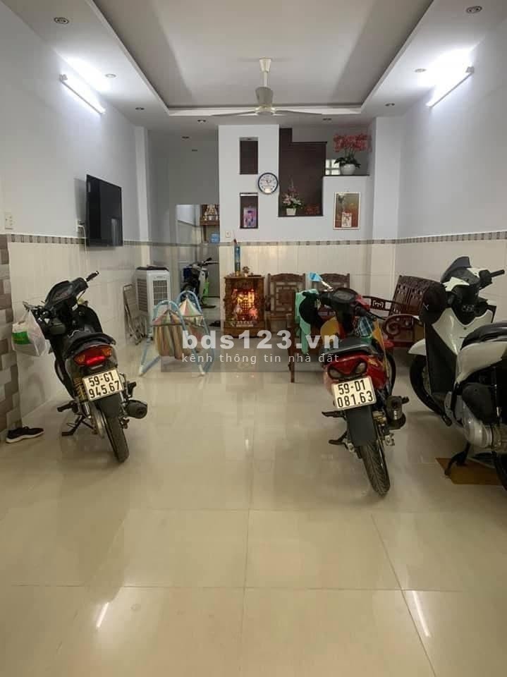 Bán nhà Huỳnh Thiện Lộc, Quận Tân Phú, dt 72m2, 4 tầng BTCT, hẻm xe tải, giá chỉ 7.9 tỷ