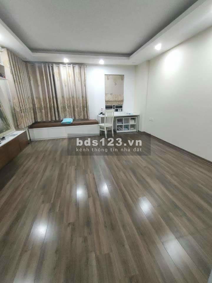 Nhà Nguyễn Trãi lô góc 3 thoáng cửa nhà ba gác tránh nhau dt 55m2 4 tầng bán 5 tỷ hơn