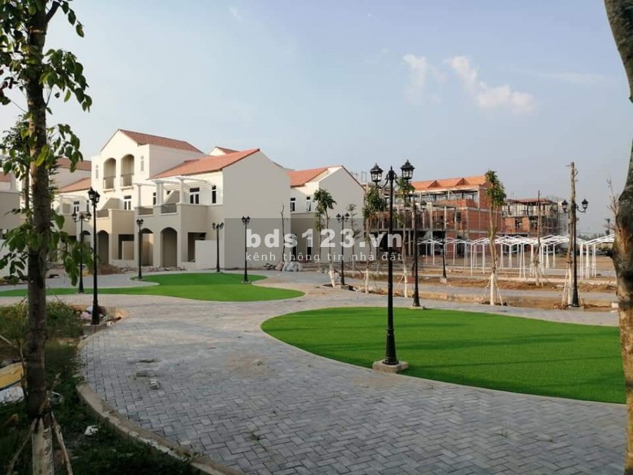 Nhà 1 trệt 2 lầu ngay khu cao cấp bậc nhất Long Xuyên Diamond City, giá tốt đầu tư