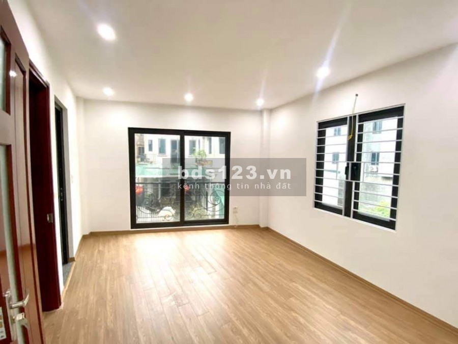 Nhà 6 tầng siêu rộng, Nguyễn Văn Cừ, ô tô tránh tháng máy giá bán nhanh 6.3 tỷ, lh 0982420026