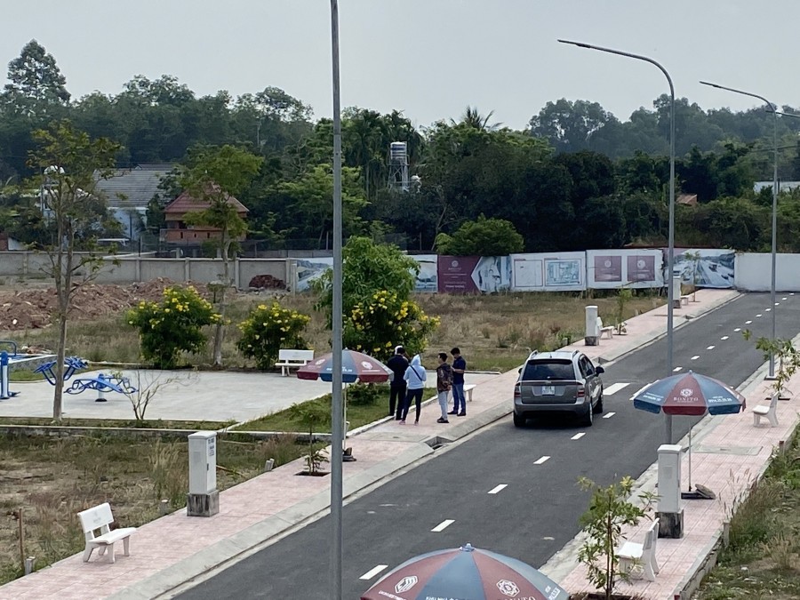 Bán mảnh đất không dùng đến để lấy tiền xây nhà diện tích 99m2 mặt tiền 5m, nở hậu giá 1,2 tỷ.