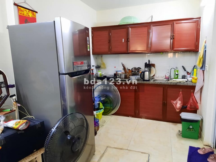 Cần bán nhà 37m2, gái 2x tỷ Ngọc Thuỵ Quận Long Biên, ô tô đỗ cổng ngõ thông, giá 2.25 tỷ