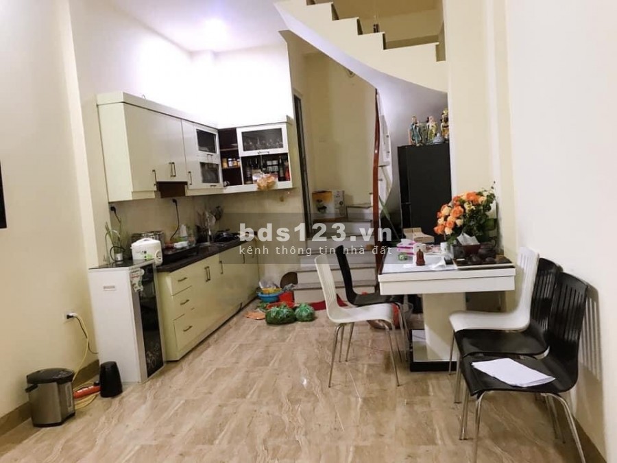 Nhà đẹp gần phố, 50m ô tô, Ba gác đỗ cửa, 4 tầng 3 ngủ phố Đội Cấn, giá bán chỉ 3 tỷ