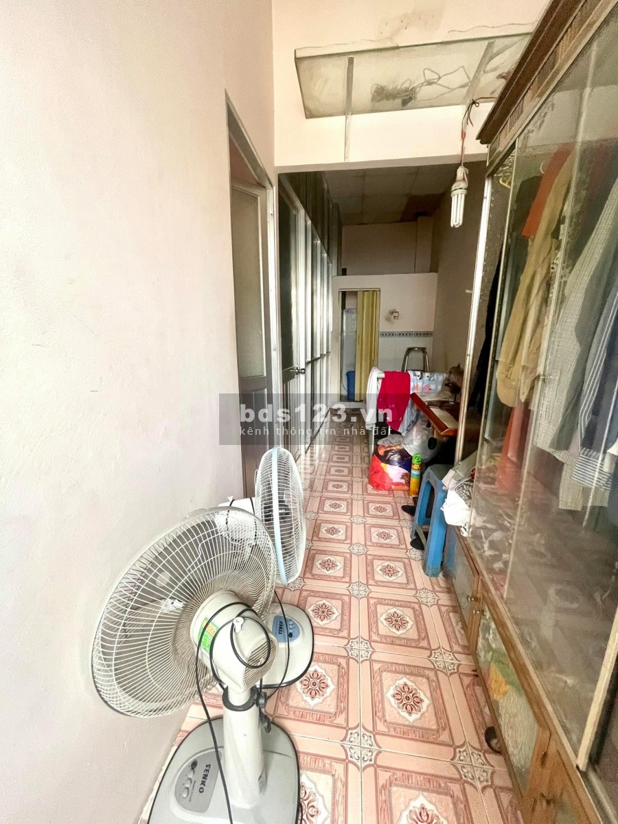 Bán nhà gấp Đông Hồ Phường 4 Quận 8, diện tích sử dụng 29m2, giá bán 2.5 tỷ đúc kiên cố