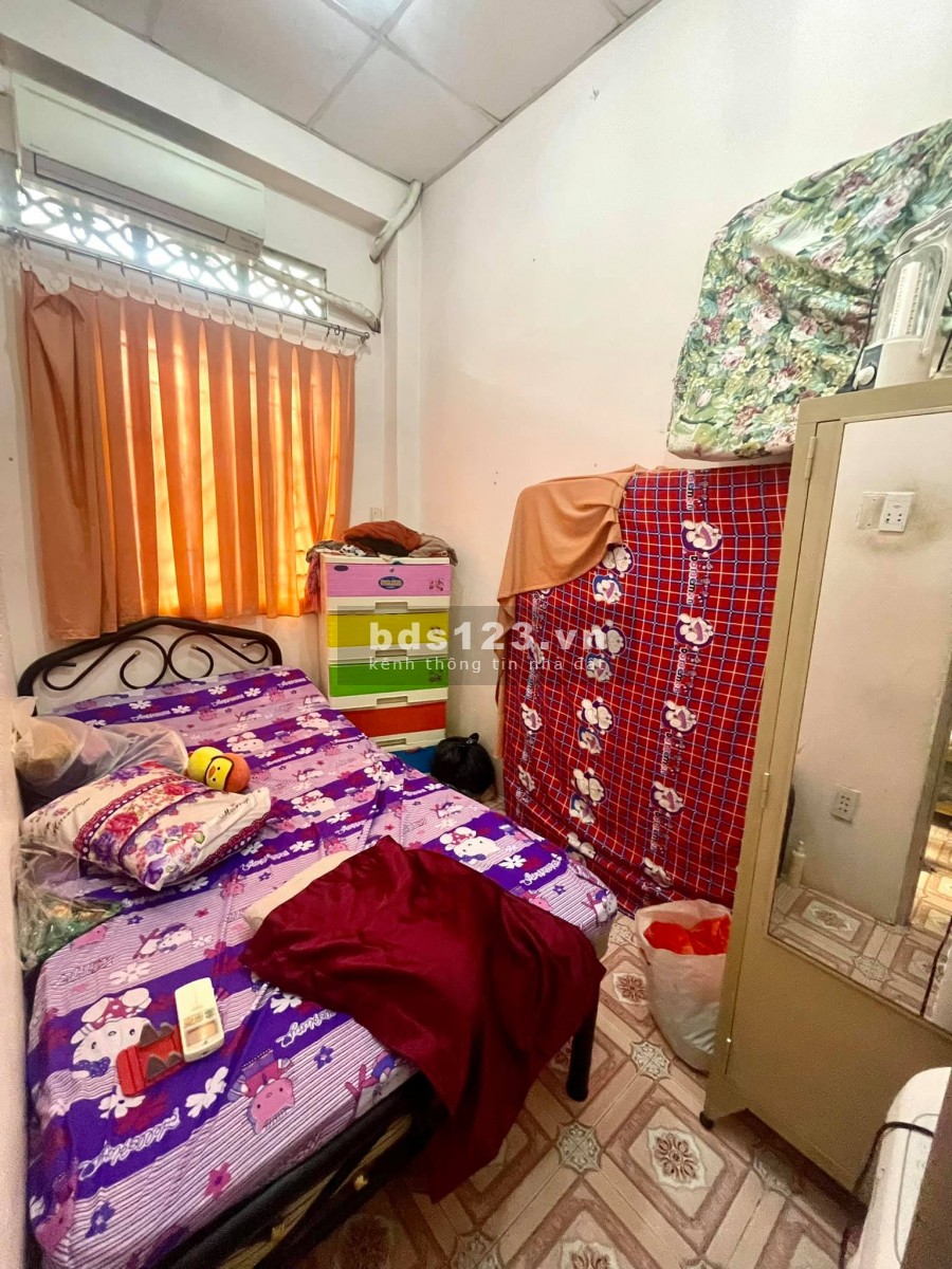 Bán nhà gấp Đông Hồ Phường 4 Quận 8, diện tích sử dụng 29m2, giá bán 2.5 tỷ đúc kiên cố