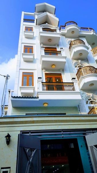 Bán căn hộ dịch vụ có thang máy, 6 lầu, 81m2, Dương Quảng Hàm, xe tải né, 13.5 tỷ.