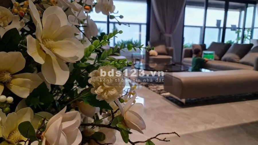 Chuyển nhượng căn Penhouse 02 tầng Sunshine City Ciputra. DT 354m. MT 10m. Giá 26.5 Tỷ.