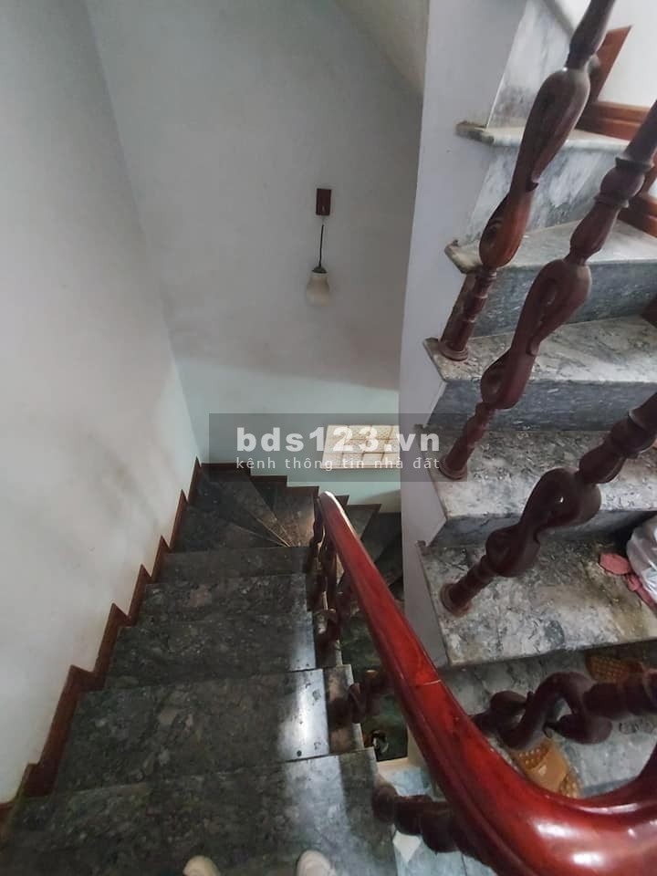 Bán nhà ngõ Trần Quốc Vượng Cầu Giấy, dt 34m2, 5 tầng mt 3.5m, giá 3.85 tỷ, lh 0975513371