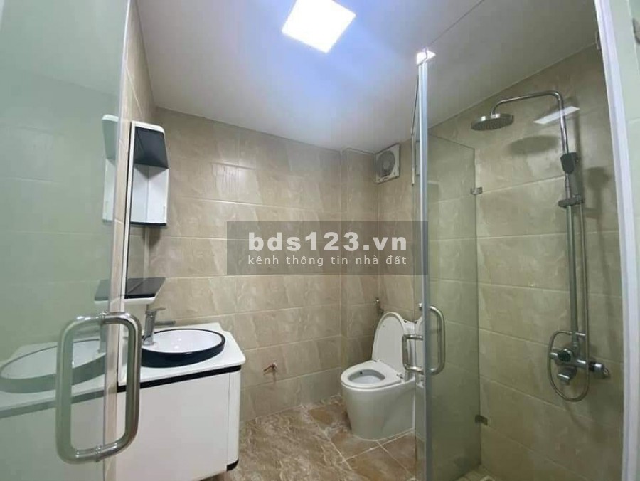 Bán nhà nguyên căn Hữu Lê dtsd 40m2, 3 tầng đúc giá bán 2.95 tỷ, liên hệ 0866180645