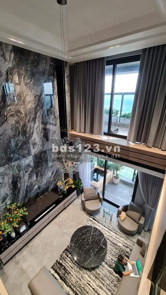 Chuyển nhượng căn Penhouse 02 tầng Sunshine City Ciputra. DT 354m. MT 10m. Giá 26.5 Tỷ.