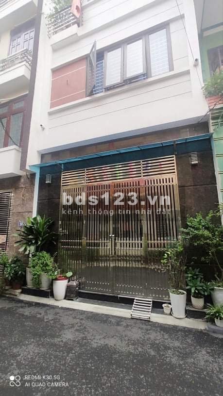 Bán nhà nguyên căn ngõ 76 Vũ Xuân Thiều, Quận Long Biên, Hà Nội, lh 0975299355