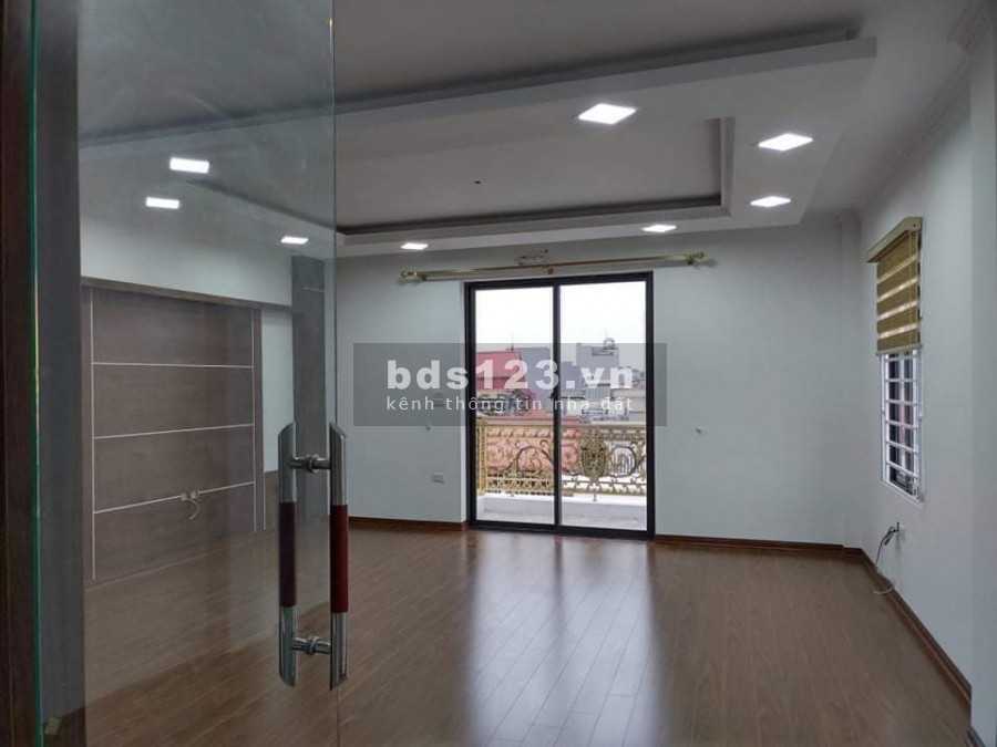 Lạc Long Quân 75mx7Tx5.5MT. Ngõ Thông. Thang máy. Kinh doanh mọi loại hình. Giá 18.5 tỷ.