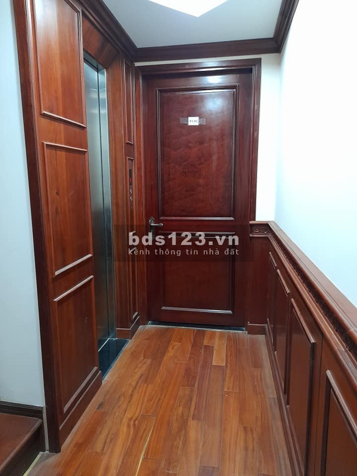 Bán căn hộ dịch vụ có thang máy, 6 lầu, 81m2, Dương Quảng Hàm, xe tải né, 13.5 tỷ.