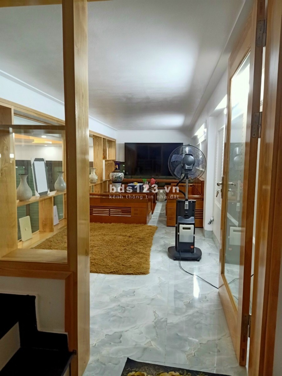 Bán nhà khu đô thị Vạn Phúc, 3.5 tầng, dt 70m2, mt 7m, 4 ngủ, 4 vệ sinh, gara, nhà đẹp