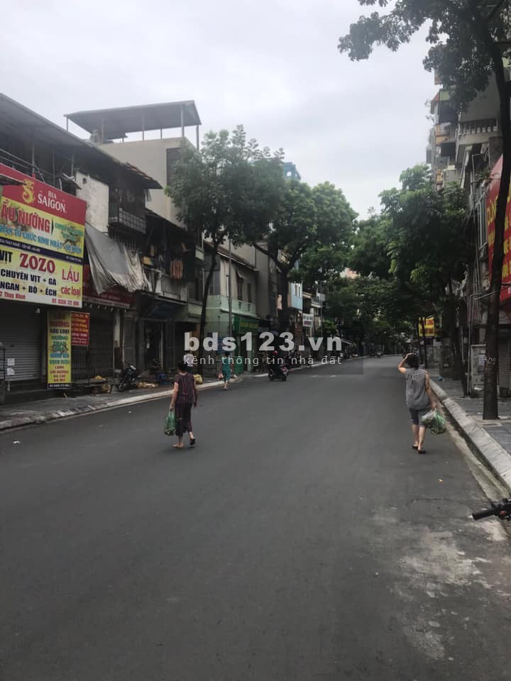 Bán nhà mặt phố Thụy Khuê, Tây Hồ 24m, MT3.8m, giá nhỉnh 5 tỷ, kinh doanh sầm uất.