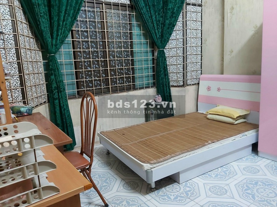 Cần bán nhà phường Văn Chương Quận Đống Đa, diện tích 28m2 đúc 4 tầng, giá rẻ