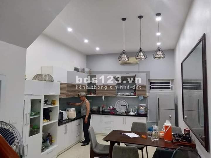 Bán nhà Văn Quán, đúc kiên cố, diện tích sử dụng 48m2, giá bán 4.35 tỷ, lh 0962122499