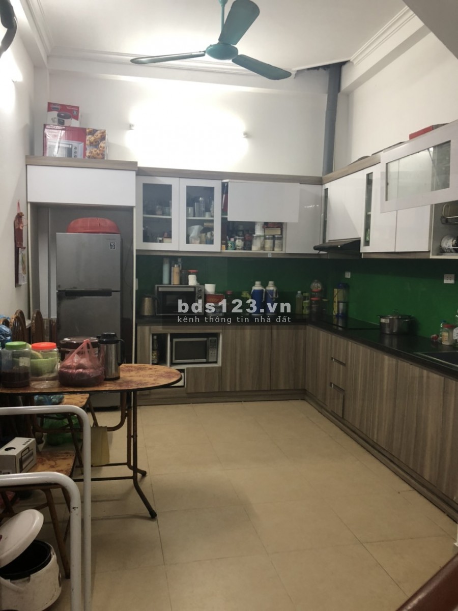 Cần bán nhà P/Lô ô tô ở ngay Tân Mai, Hoàng Mai dt 45m2 4 tầng mt 3.5m giá 4.55 tỷ