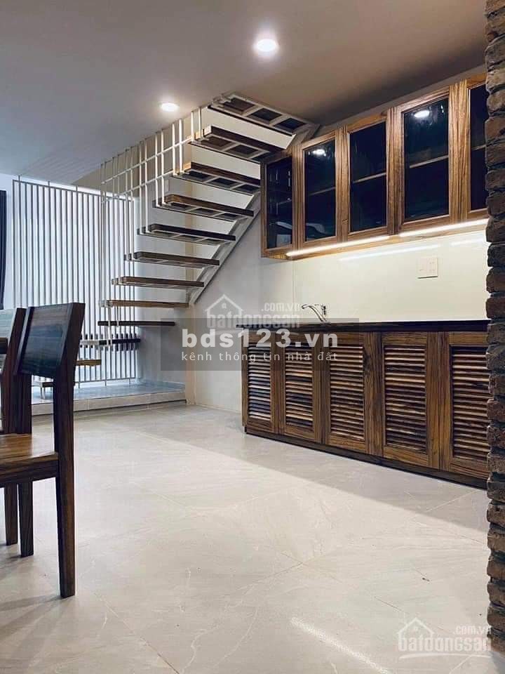 Bán nhà nguyên căn hẻm xe hơi Gò Vấp, diện tích 76m2, 2 tầng, tặng nội thất, giá rẻ