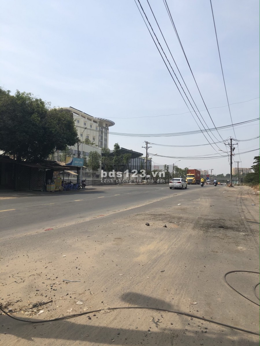 Bán lô đất 239m2 MT đường D400, sát bên bệnh Viện Ung Bướu Cơ Sở 2