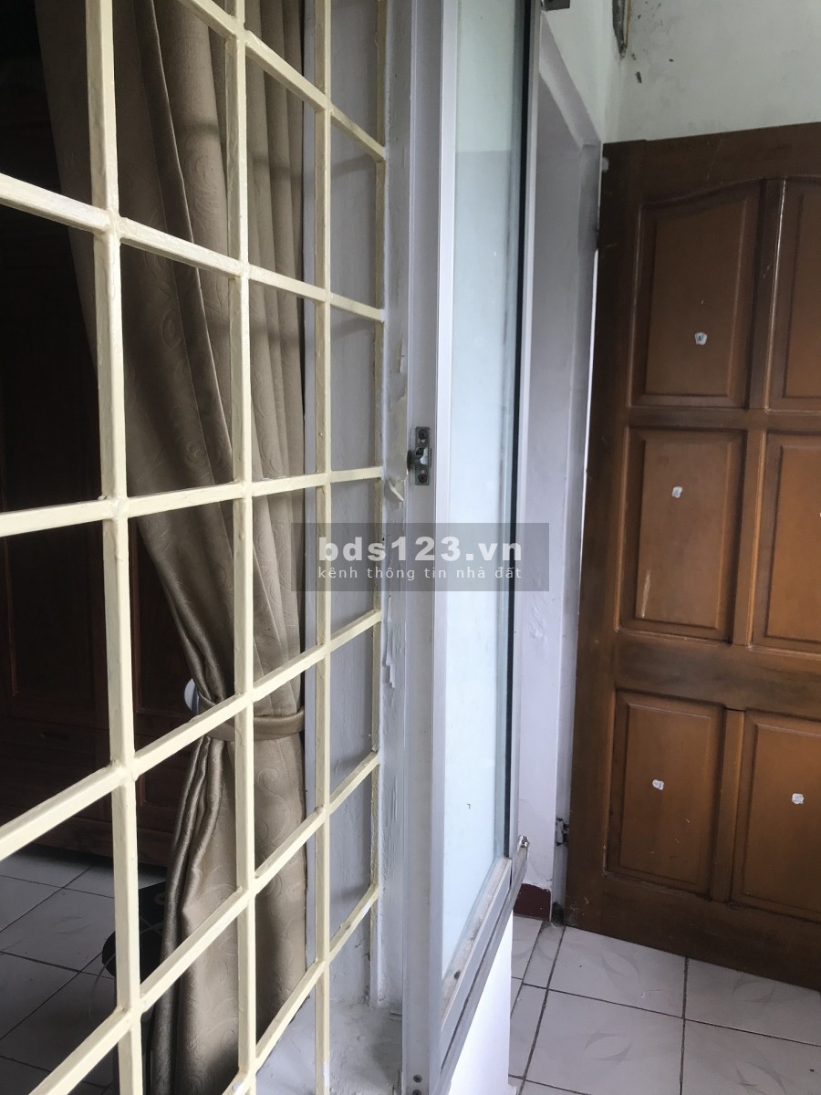 Bán nhà rộng 33m2, ngõ 5 Hoàng Quốc Việt, Quận Cầu Giấy, Hà Nội, giá 2.43 tỷ, lh 0981722626