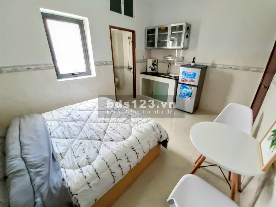 Mới tinh- căn hộ đầy đủ nội thất ngay cầu Nguyễn Văn Cừ, giá cho thuê 4 triệu/tháng