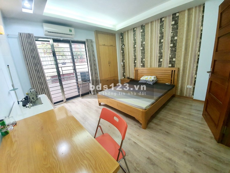 Bán nhà nguyên căn 3 tầng đúc kiên cố dt 35m2, giá chỉ từ 2 tỷ, cực tốt, lh 0988176798