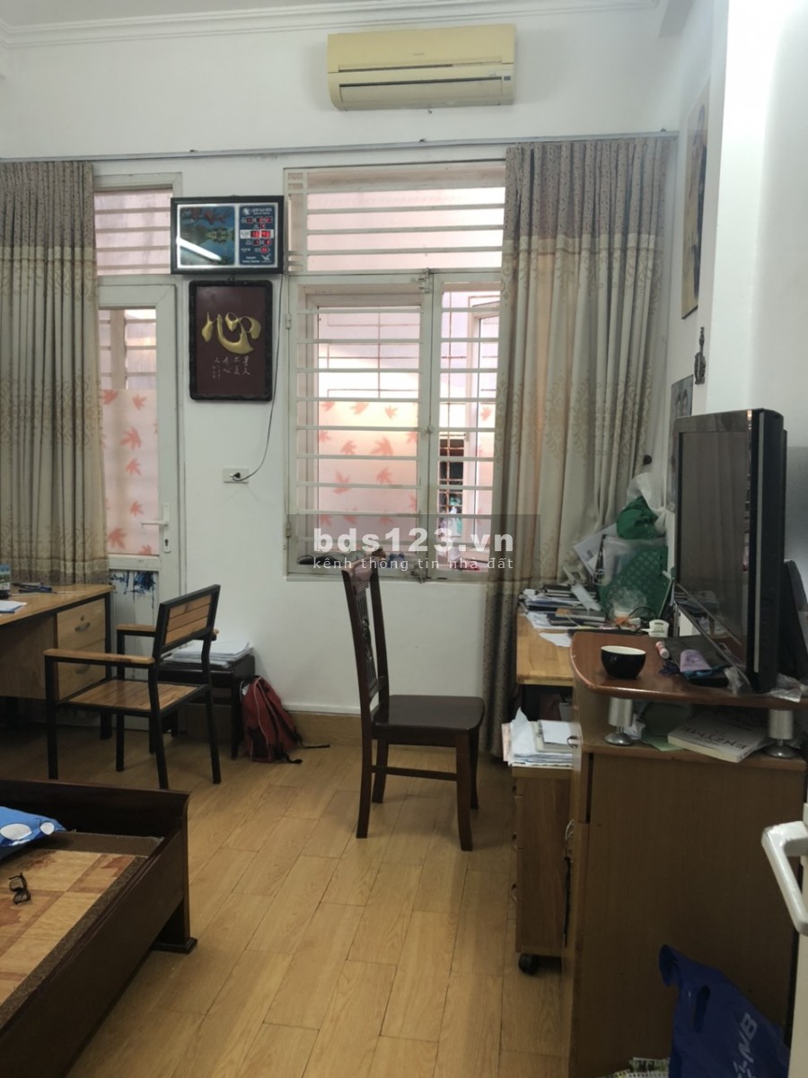 Cần bán nhà P/Lô ô tô ở ngay Tân Mai, Hoàng Mai dt 45m2 4 tầng mt 3.5m giá 4.55 tỷ