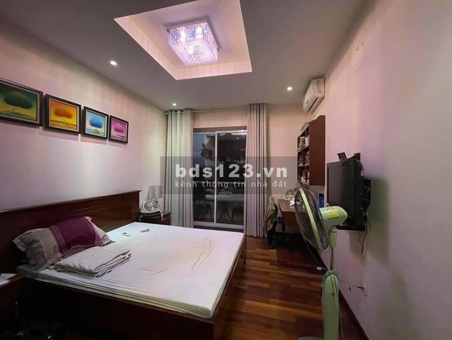 Bán nhà nguyên căn đẹp giá siêu tốt, có 102 khu dân cư đông đúc, liên hệ 0985158486