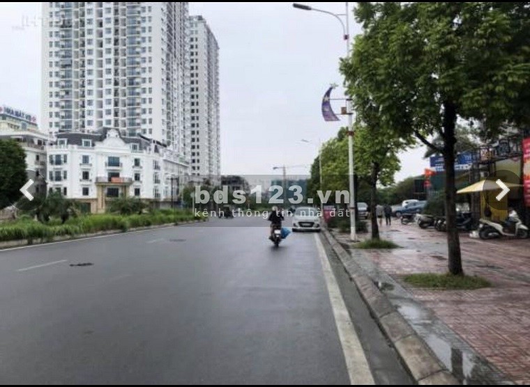 Bán đất mặt phố Hồng Tiến diện tích 300m2, mặt tiền rộng 15m, giá bán 60 tỷ, thương lượng