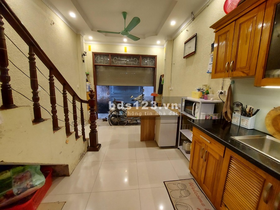 Cần tiền bán gấp nhà Thái Thịnh, Đống Đa đúc kiên cố 5 tầng dt 25m2 giá 2.86 tỷ