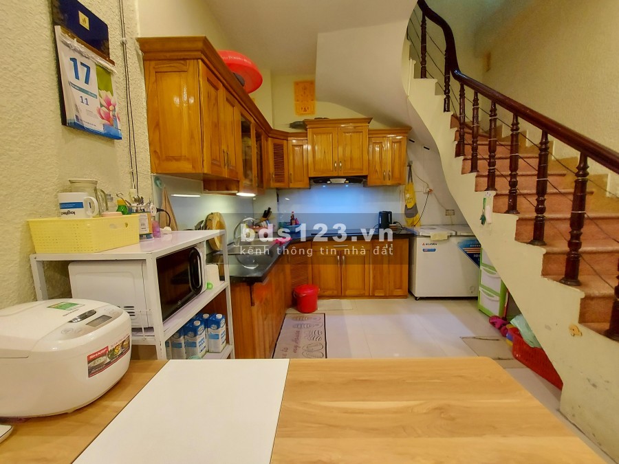 Cần tiền bán gấp nhà Thái Thịnh, Đống Đa đúc kiên cố 5 tầng dt 25m2 giá 2.86 tỷ