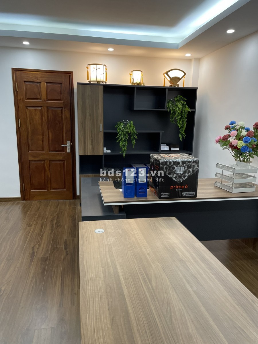 Bán nhà nguyên căn phố lô góc ô tô đỗ cửa gần Vinhomes Gadennia Hàm Nghi, giá tốt