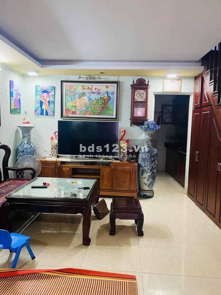 Bán nhà Bạch Mai diện tích sử dụng 27m2, 4 tầng, 2 tỉ, SDCC, liên hệ chính chủ 0985067278