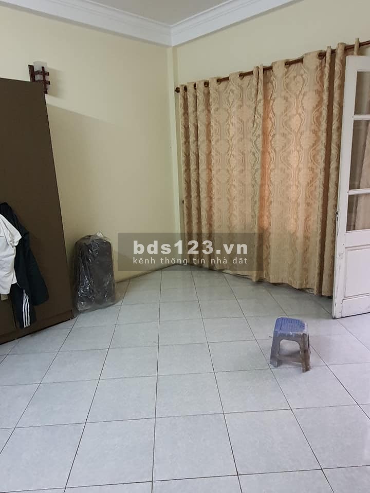 Nhà nguyên căn đẹp ở ngay Bạch Đằng Hoàn Kiếm, dt 30m2, 5 tầng giá 2x tỷ, gần phố ngõ thông