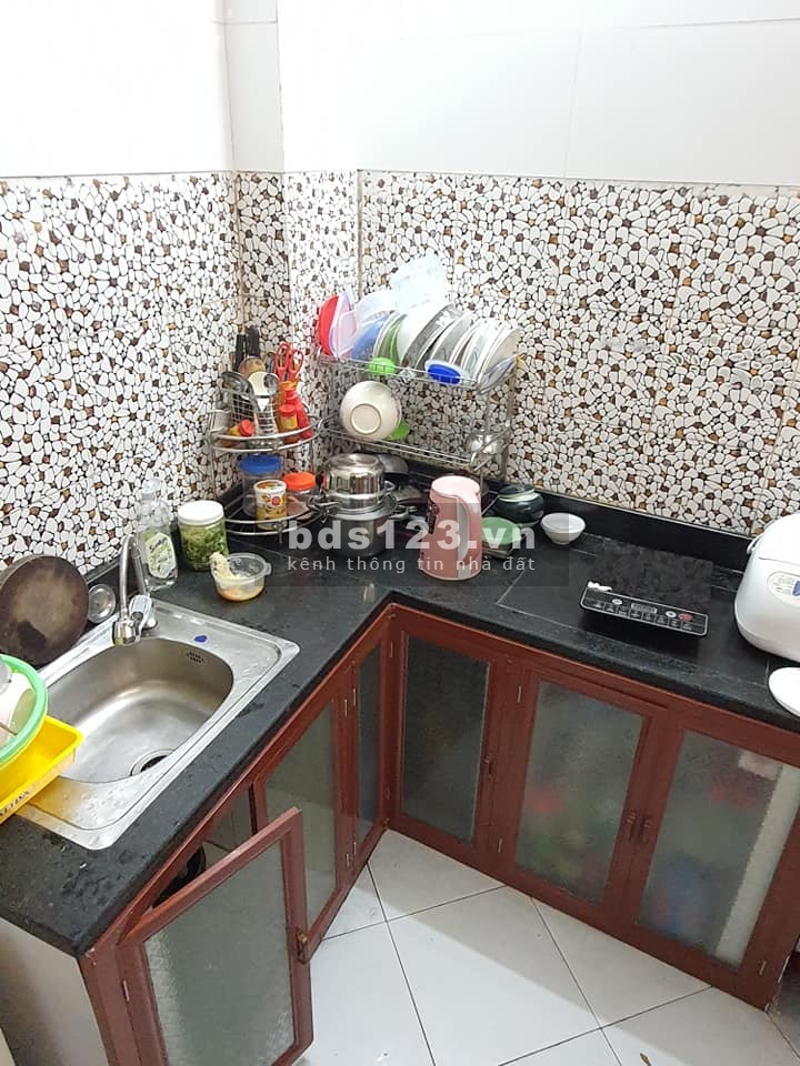Nhà nguyên căn đẹp ở ngay Bạch Đằng Hoàn Kiếm, dt 30m2, 5 tầng giá 2x tỷ, gần phố ngõ thông