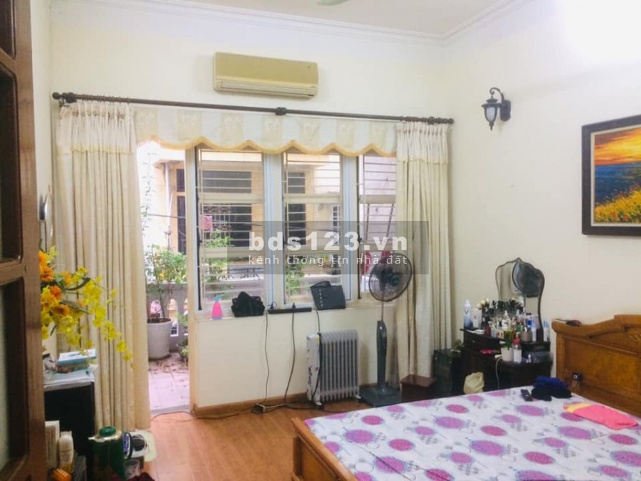 Nhà bán Nguyễn Ngọc Vũ 79m 4 tầng mt 4.5 chỉ 10.9 tỷ Cầu Giấy