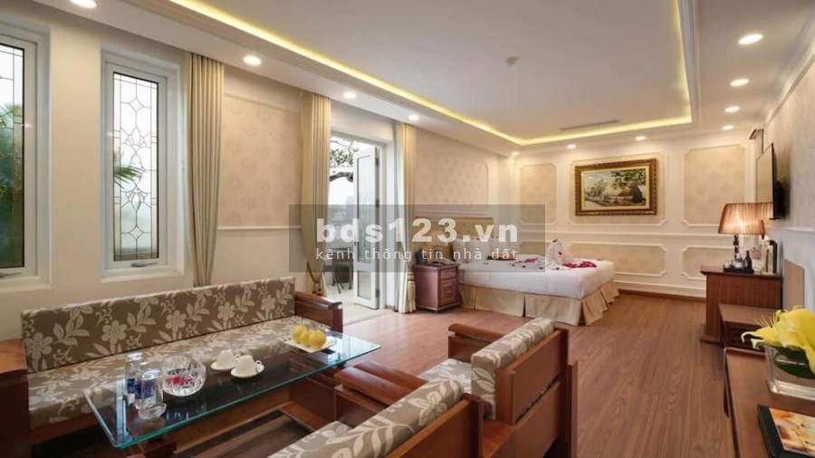 Khách sạn 4 sao bậc nhất phố cổ Hàng Bông. 323m. 13 Tầng. Mặt tiền 8m. Giá 619.5 Tỷ.