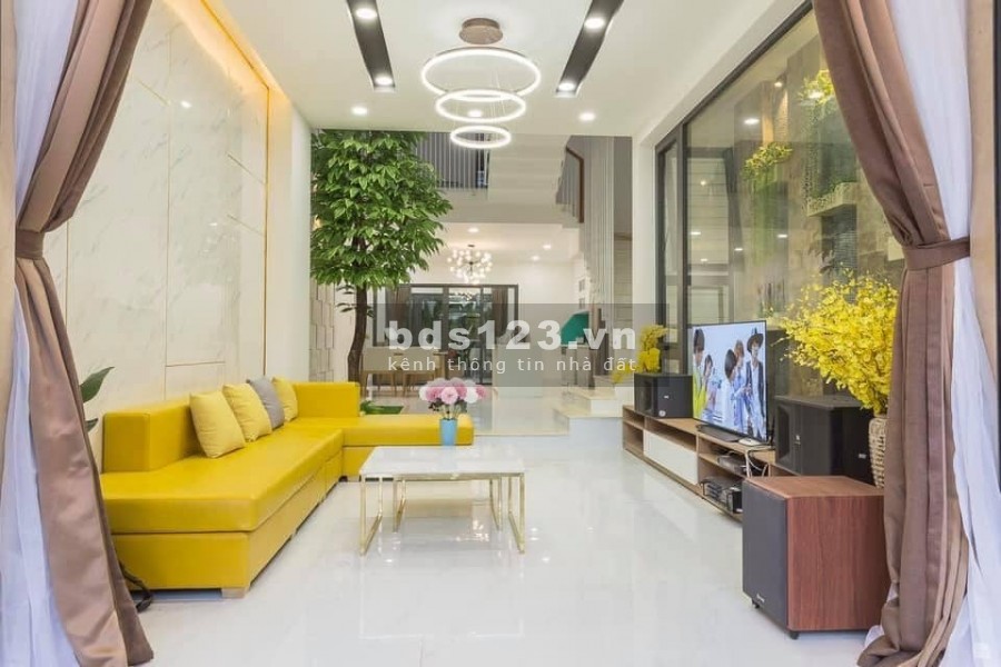 Bán nhà Ái Mộ diện tích sử dụng 45m2 ô tô đỗ cửa 30m ô tô tránh giá bán 3.8 tỷ