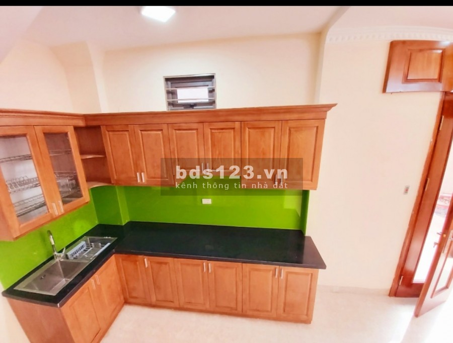 Bán nhà mới đẹp nguyên căn 3 mặt thoáng Hoàng Mai, dt 35m2 5 tầng 2.x tỷ gần phố ở ngay