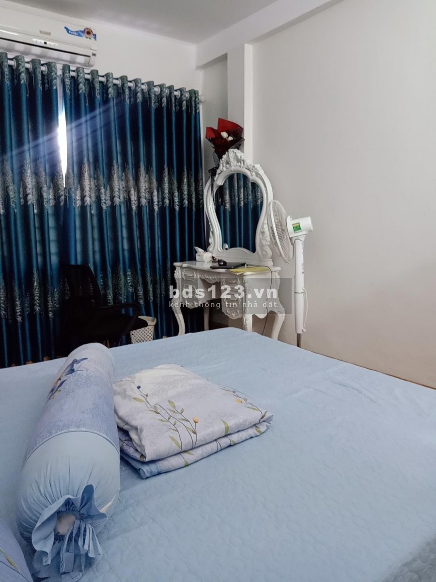 Bán nhà nguyên căn đẹp Bát Khối, diện tích 40m2 giá bán chào 3 tỷ pháp lý chuẩn đầy đủ