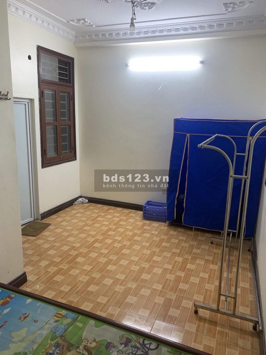 Nhà đẹp Kim Giang, diện tích sử dụng 30m 5 tầng 3 PN giá chỉ 2,65 tỷ - 30m ra đường phố.