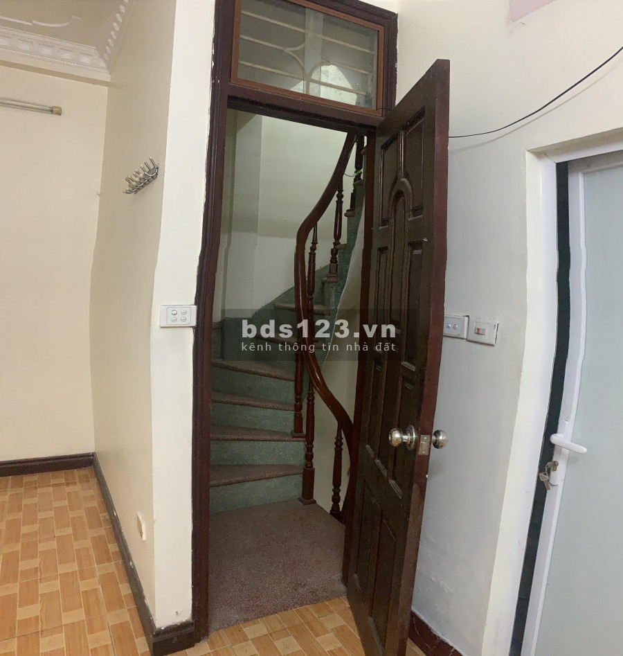 Nhà đẹp Kim Giang, diện tích sử dụng 30m 5 tầng 3 PN giá chỉ 2,65 tỷ - 30m ra đường phố.
