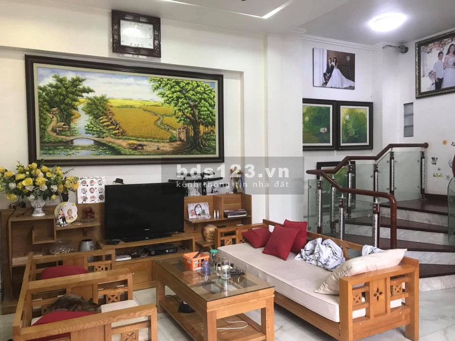 Chính chủ bán biệt thự Cổ Linh, diện tích sử dụng 97m2, oto, SĐCC, giá bán 6.2 tỷ