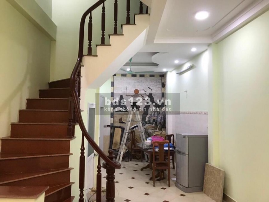 Bán nhà Quận Hoàng Mai, rộng rãi ở sướng giá nhỉnh 3 tỷ vị trí đắc địa, tiện tích dư thừa