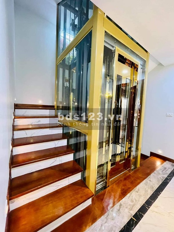 Siêu phẩm phố Ngọc Thuỵ Long Biên dtsd 55m2 Thang máy xịn xò, ô tô đỗ cửa tiềm năng cao